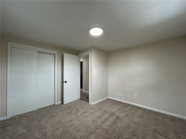 389 Rural Valley Rd, Buffalo Twp, PA 15323