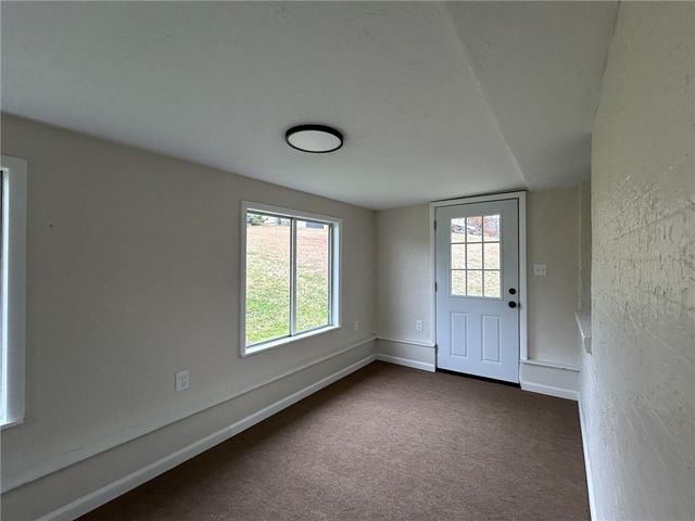 389 Rural Valley Rd, Buffalo Twp, PA 15323