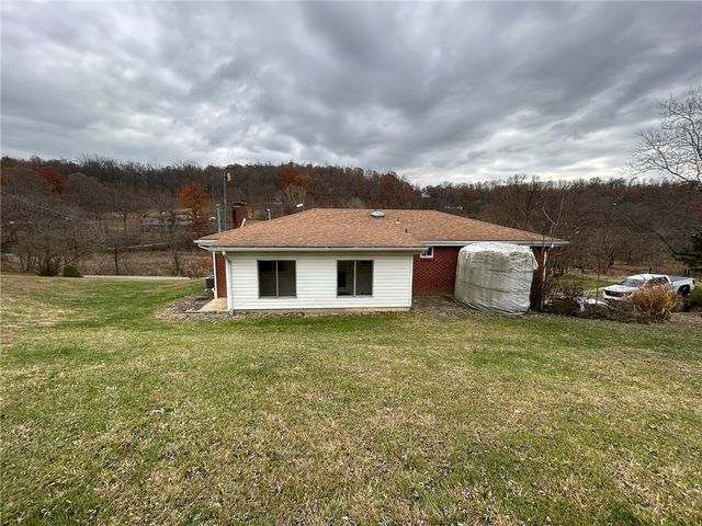 389 Rural Valley Rd, Buffalo Twp, PA 15323