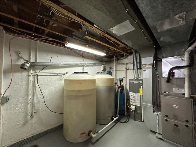 389 Rural Valley Rd, Buffalo Twp, PA 15323