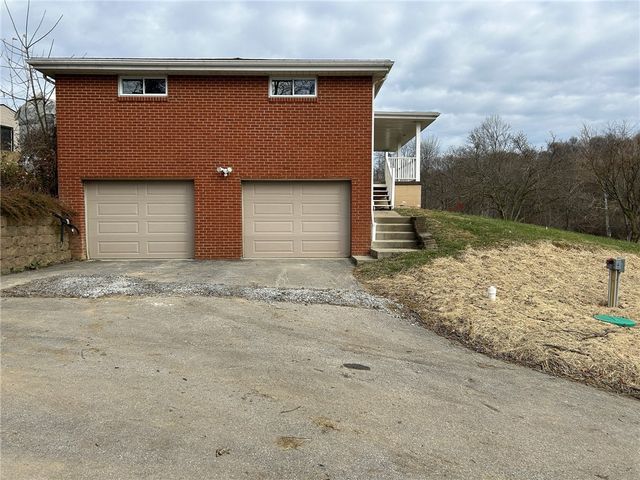 389 Rural Valley Rd, Buffalo Twp, PA 15323