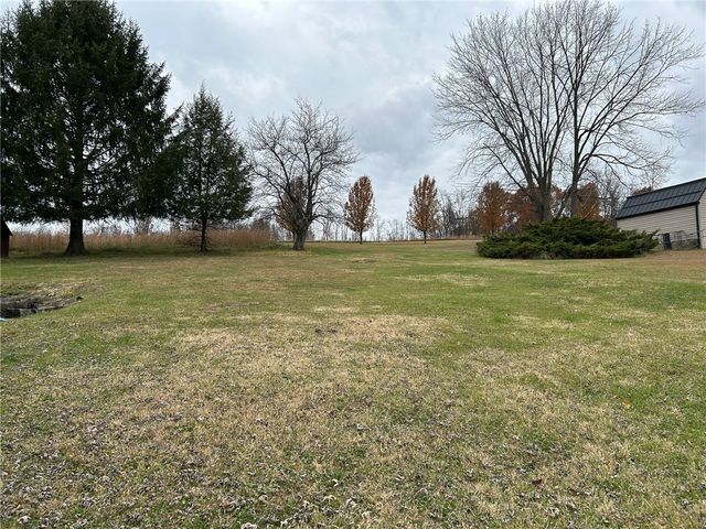 389 Rural Valley Rd, Buffalo Twp, PA 15323