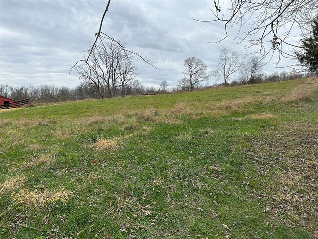 389 Rural Valley Rd, Buffalo Twp, PA 15323