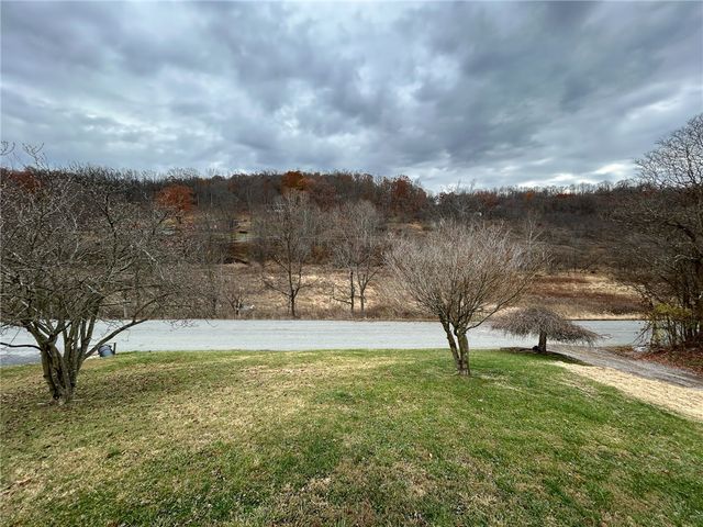 389 Rural Valley Rd, Buffalo Twp, PA 15323