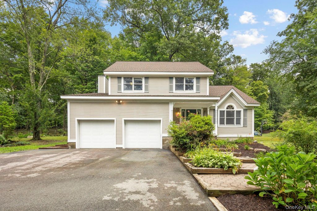 30 Hidden View Drive, Newburgh, NY 12550