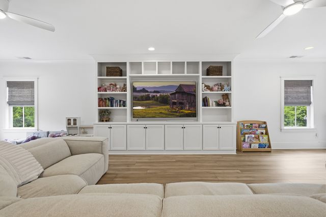 400 Dewar Dr, Franklin, TN 37064