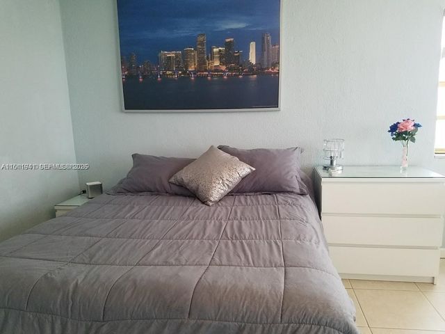19201 Collins Avenue 744, Sunny Isles Beach, FL 33160
