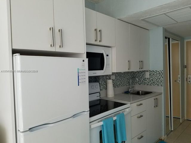 19201 Collins Avenue 744, Sunny Isles Beach, FL 33160