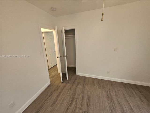 2121 NW 28th St, Oakland Park, FL 33311