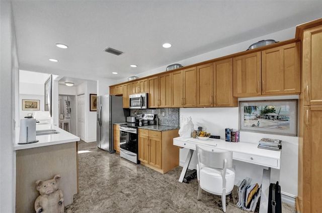 2525 SE 7th Drive, Pompano Beach, FL 33062