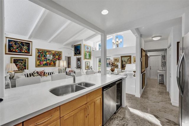 2525 SE 7th Drive, Pompano Beach, FL 33062