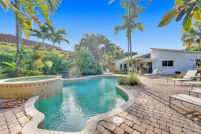 2525 SE 7th Drive, Pompano Beach, FL 33062