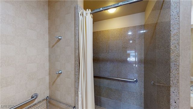 211 East Flamingo Road 202, Las Vegas, NV 89169