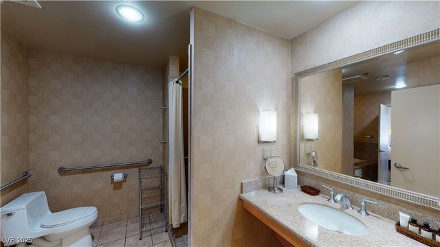 211 East Flamingo Road 202, Las Vegas, NV 89169