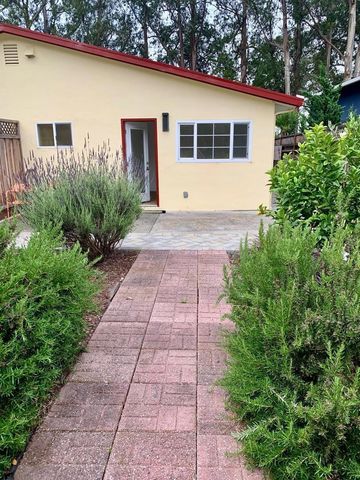 The Alameda, El Granada, CA 94018