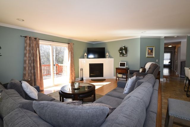 3 Leslie Court, Rockland, MA 02370