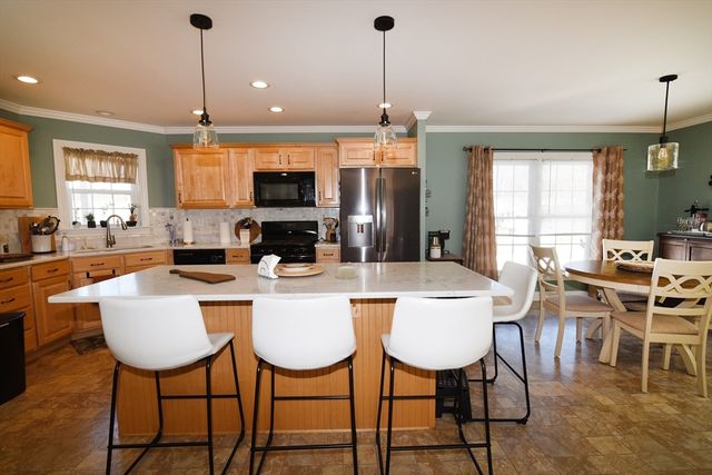 3 Leslie Court, Rockland, MA 02370