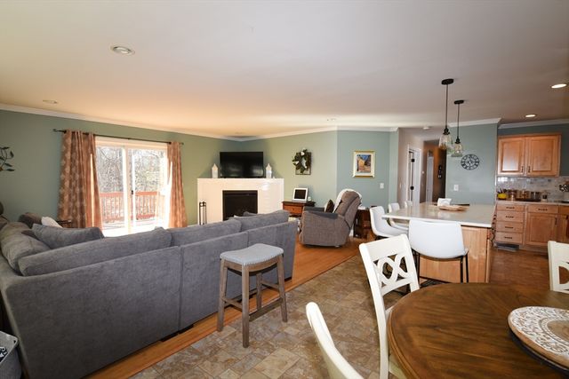 3 Leslie Court, Rockland, MA 02370