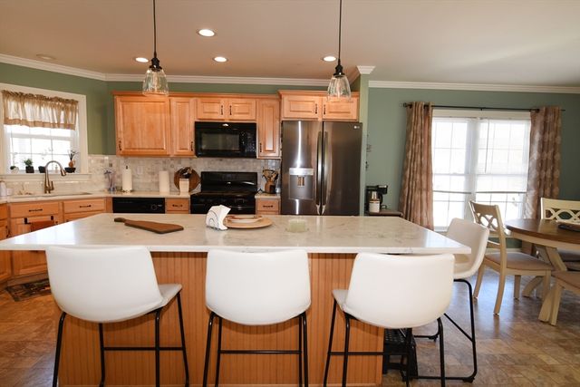 3 Leslie Court, Rockland, MA 02370