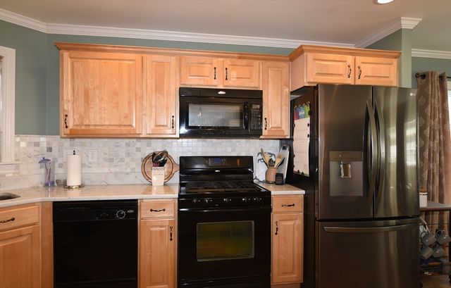 3 Leslie Court, Rockland, MA 02370