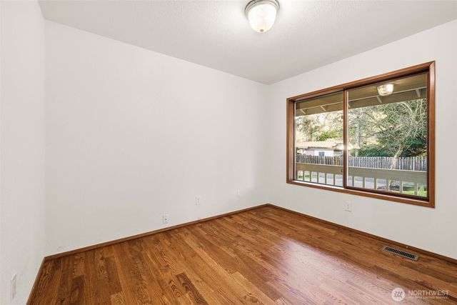 15931 22nd Avenue SW, Burien, WA 98166