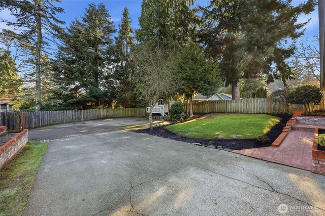 15931 22nd Avenue SW, Burien, WA 98166