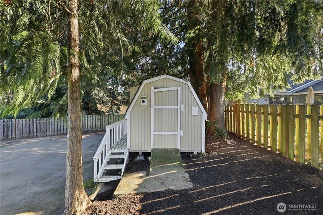 15931 22nd Avenue SW, Burien, WA 98166