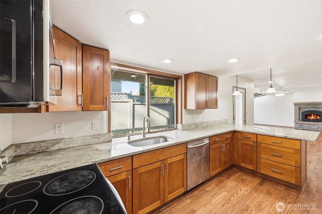 15931 22nd Avenue SW, Burien, WA 98166