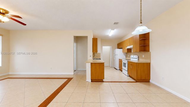 3557 Forest Hill Blvd 51, Palm Springs, FL 33406