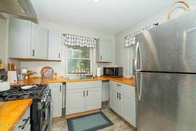 23349 Bells Ferry Road, Pass Christian, MS 39571