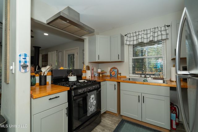 23349 Bells Ferry Road, Pass Christian, MS 39571