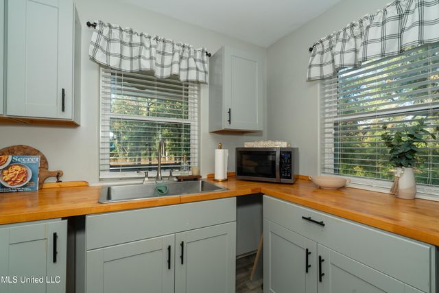 23349 Bells Ferry Road, Pass Christian, MS 39571