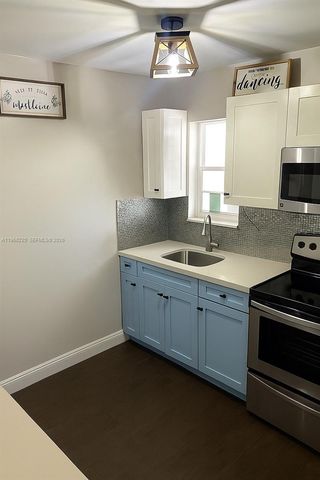 140 NW 14th Ave 6, Miami, FL 33125