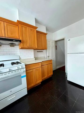 60-46 83rd Place, Middle Village, NY 11379