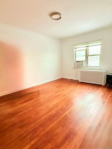 60-46 83rd Place, Middle Village, NY 11379