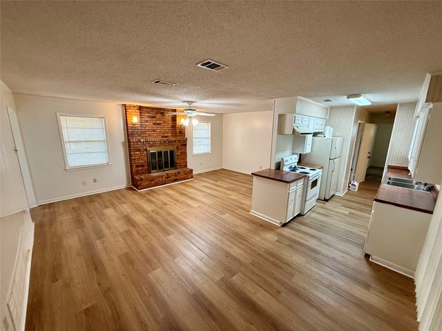 124 Poinsettia Circle, Terrell, TX 75160
