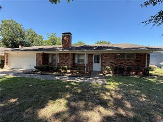 124 Poinsettia Circle, Terrell, TX 75160