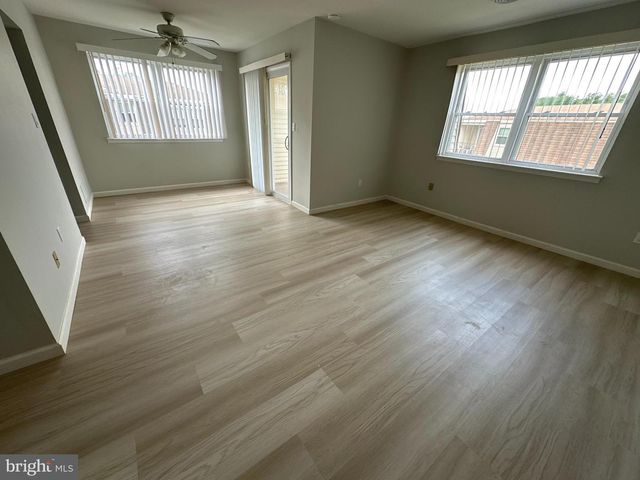 5--7 FLORENCE TOLLGATE, Florence, NJ 08518