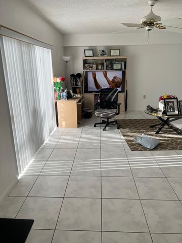 3418 34th Way, West Palm Beach, FL 33407