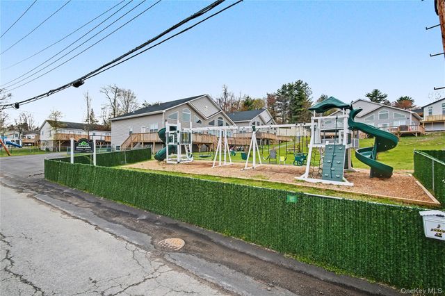8 Waverly Avenue 44, Monticello, NY 12701