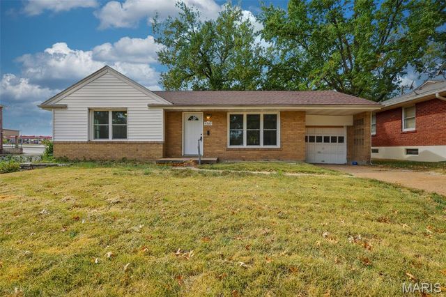 9343 Duenke Drive, St Louis, MO 63137