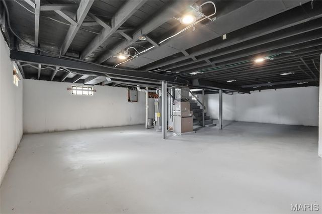 9343 Duenke Drive, St Louis, MO 63137