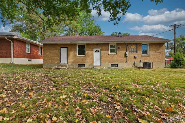 9343 Duenke Drive, St Louis, MO 63137
