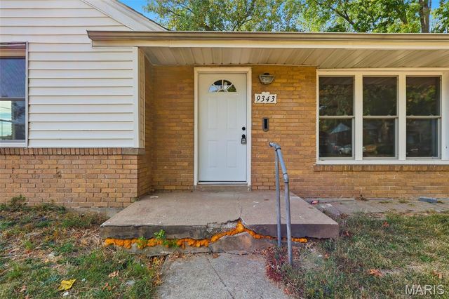 9343 Duenke Drive, St Louis, MO 63137