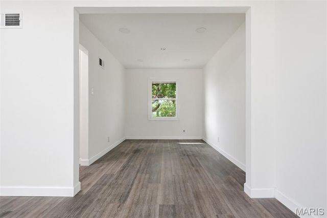 9343 Duenke Drive, St Louis, MO 63137