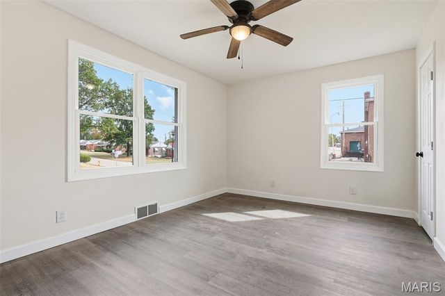 9343 Duenke Drive, St Louis, MO 63137