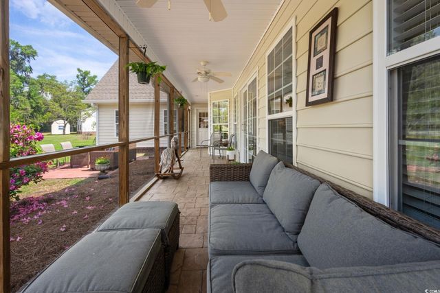 120 Wraggs Ferry Rd., Georgetown, SC 29440