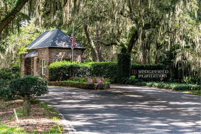120 Wraggs Ferry Rd., Georgetown, SC 29440