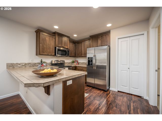 2976 PERSIMMON Way Nw, Albany, OR 97321