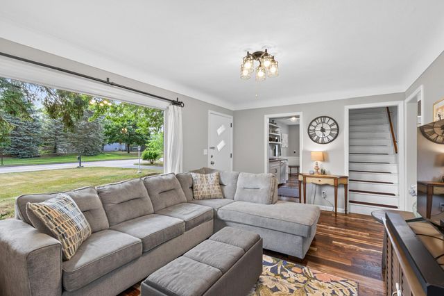 1100 Cartway Road, Champlin, MN 55316